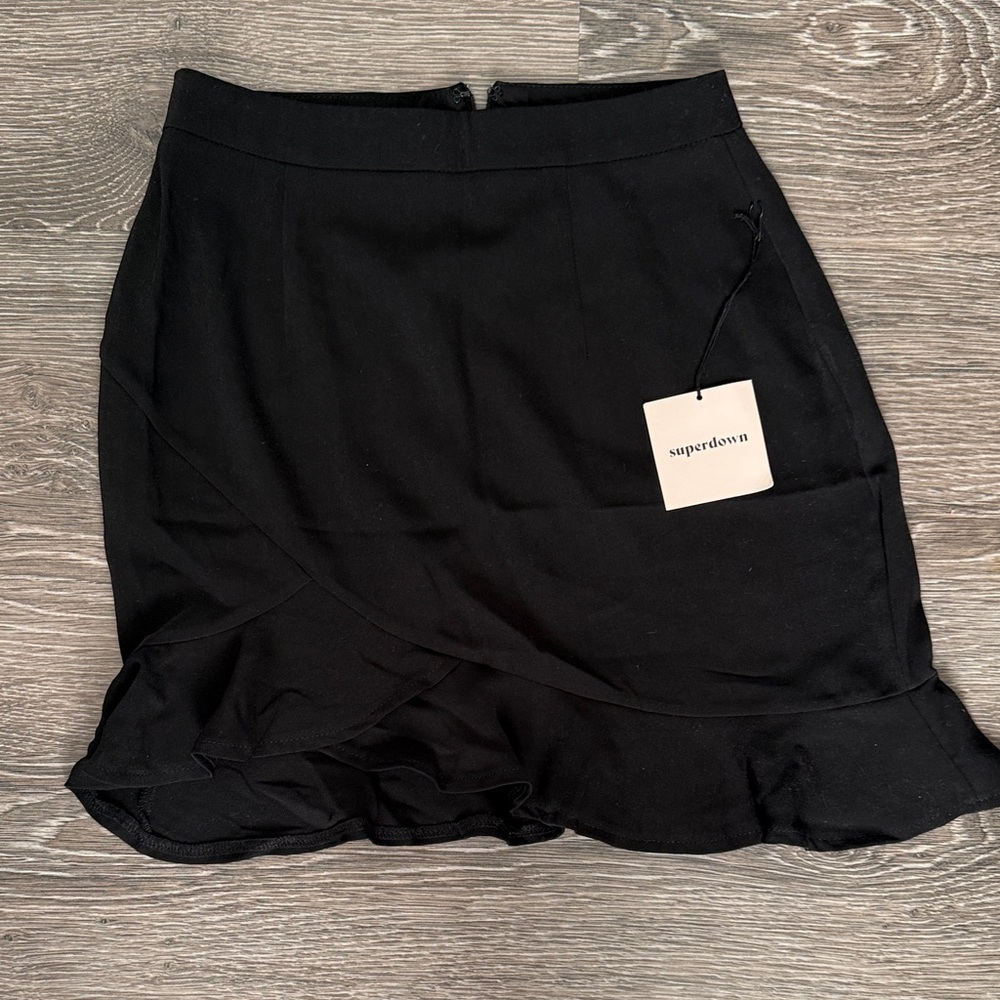 Superdown Elegant Black Mini Skirt